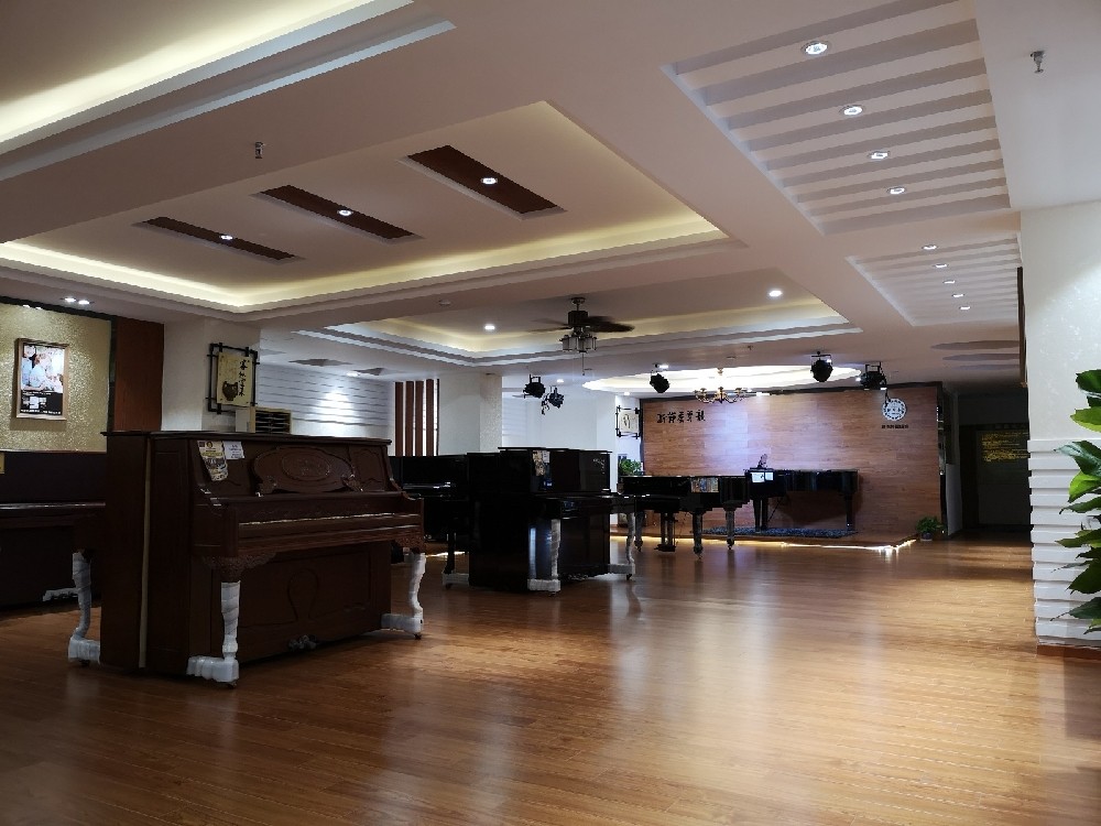 海五路钢琴展厅