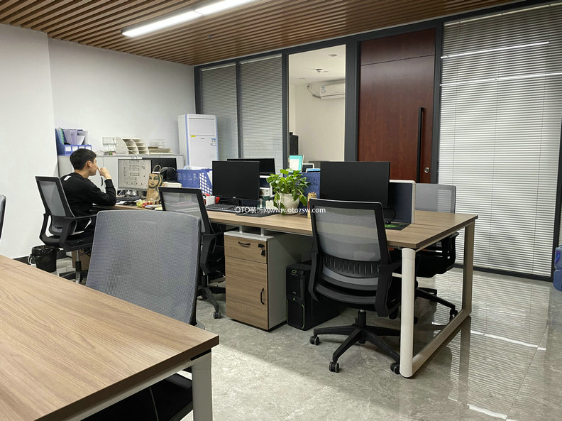 辦公環(huán)境照片3.jpg